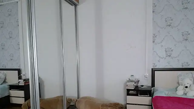 Snapshot of Popppka chatting on November 2025 12:53:02 PM Popppka online show from November 2025 12:53:02 PM