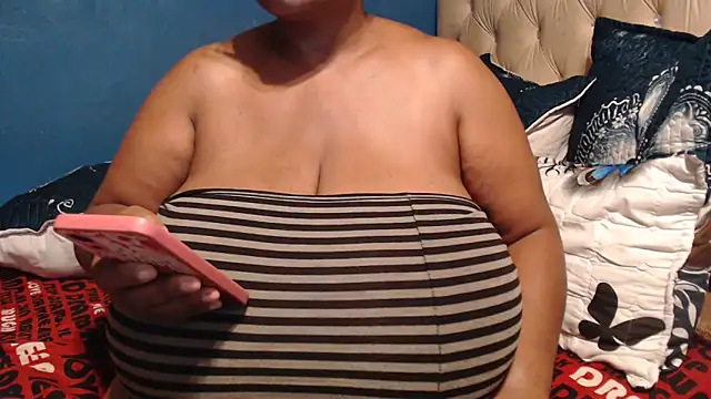 CUTEFIRMMELONSS online show from March 2026 03:23:01 AM