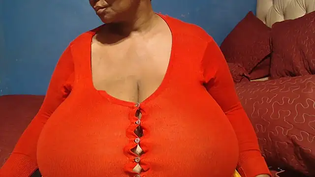 CUTEFIRMMELONSS online show from April 2026 05:45:02 PM