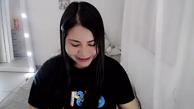 Snapshot of Youlittlepervertt_ chatting on June 2026 01:39:01 AM Youlittlepervertt online show from June 2026 01:39:01 AM