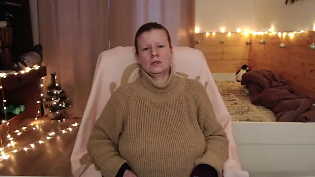 Snapshot of Exponent_5 chatting on January 2025 08:03:01 AM Exponent 5 online show from January 2025 08:03:01 AM