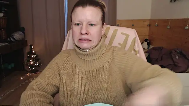 Snapshot of Exponent_5 chatting on January 2025 07:28:02 AM Exponent 5 online show from January 2025 07:28:02 AM