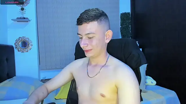 Snapshot of Christ_Miller3 chatting on March 2025 04:37:02 AM Christ Miller3 online show from March 2025 04:37:02 AM