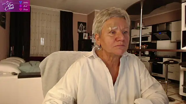 Snapshot of roxana_brooks chatting on December 2024 04:15:01 PM roxana brooks online show from December 2024 04:15:01 PM