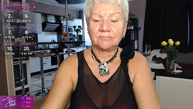 Snapshot of roxana_brooks chatting on June 2026 04:57:01 PM roxana brooks online show from June 2026 04:57:01 PM