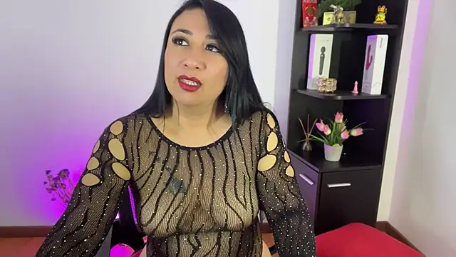 Snapshot of Karina_Yang chatting on July 2026 08:33:02 PM Karina Yang online show from July 2026 08:33:02 PM