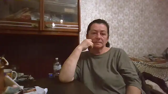 GypsiQueen2 online show from November 2025 04:28:01 PM