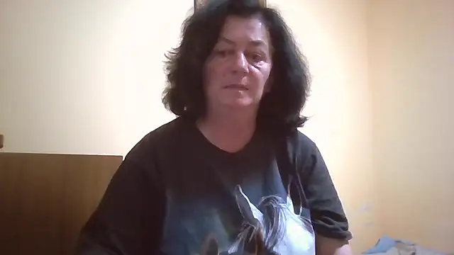 Snapshot of GypsiQueen2 chatting on June 2026 06:44:01 PM GypsiQueen2 online show from June 2026 06:44:01 PM