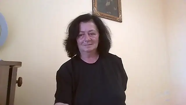 Snapshot of GypsiQueen2 chatting on June 2026 05:17:02 PM GypsiQueen2 online show from June 2026 05:17:02 PM