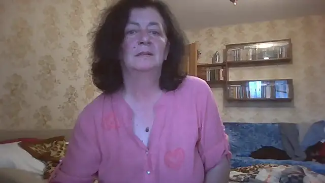 Snapshot of GypsiQueen2 chatting on July 2026 06:25:02 PM GypsiQueen2 online show from July 2026 06:25:02 PM