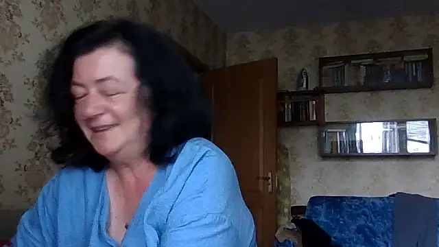 Snapshot of GypsiQueen2 chatting on July 2026 08:07:01 AM GypsiQueen2 online show from July 2026 08:07:01 AM