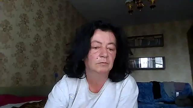 Snapshot of GypsiQueen2 chatting on July 2026 06:06:02 AM GypsiQueen2 online show from July 2026 06:06:02 AM