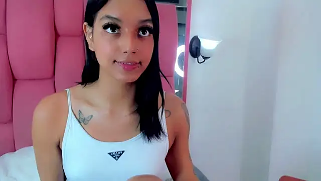 Snapshot of XXVIOLETTAXX chatting on December 2024 02:02:01 PM XXVIOLETTAXX online show from December 2024 02:02:01 PM