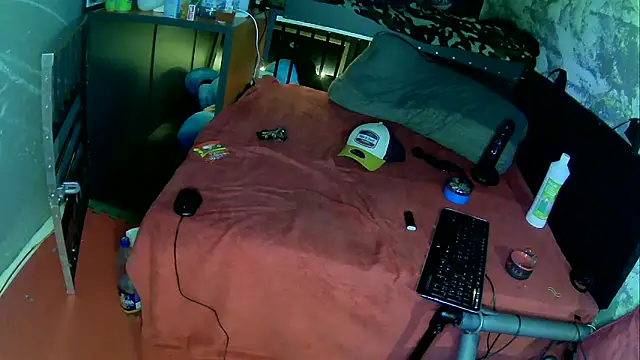 Snapshot of thingsbums chatting on May 2026 11:13:02 PM thingsbums online show from May 2026 11:13:02 PM