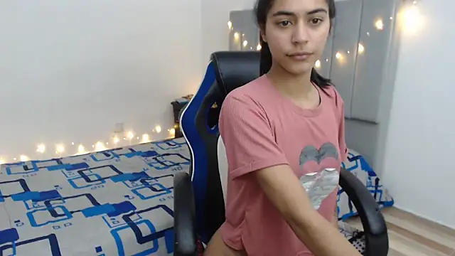 imSophia online show from March 2025 08:41:02 PM