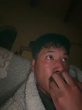 juniiorre online show from April 2026 07:03:02 PM