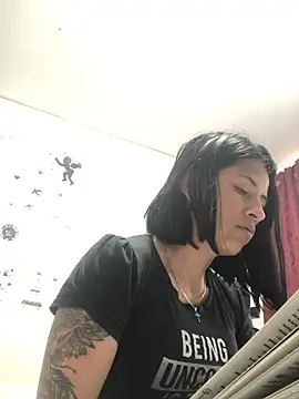 Snapshot of sharoon_cheerry chatting on February 2025 12:36:02 PM sharoon cheerry online show from February 2025 12:36:02 PM