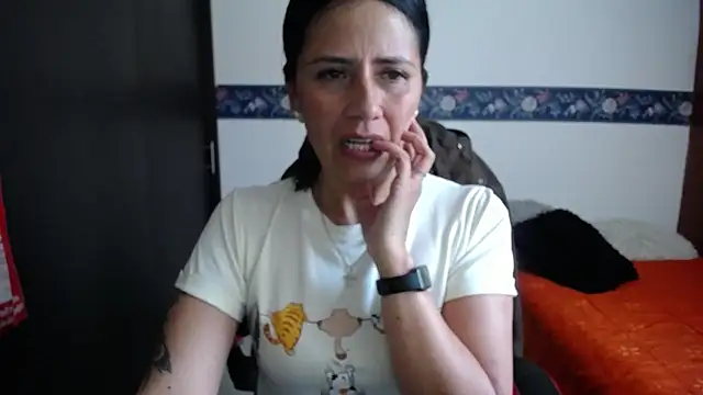 Snapshot of sharoon_cheerry chatting on October 2025 12:58:01 PM sharoon cheerry online show from October 2025 12:58:01 PM