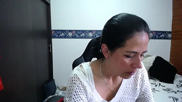 Snapshot of sharoon_cheerry chatting on November 2025 12:28:01 PM sharoon cheerry online show from November 2025 12:28:01 PM