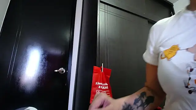 Snapshot of sharoon_cheerry chatting on November 2025 02:17:01 PM sharoon cheerry online show from November 2025 02:17:01 PM