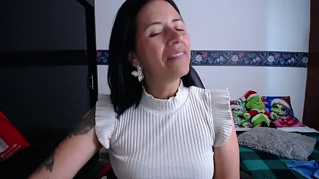 Snapshot of sharoon_cheerry chatting on January 2026 02:30:02 PM sharoon cheerry online show from January 2026 02:30:02 PM