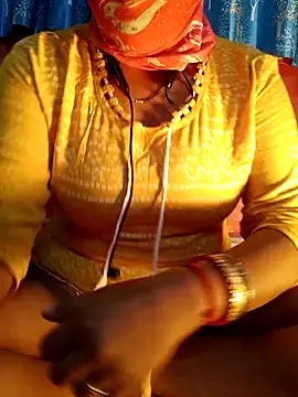 Snapshot of Bengali-boudi chatting on December 2024 06:21:01 PM Bengali-boudi online show from December 2024 06:21:01 PM