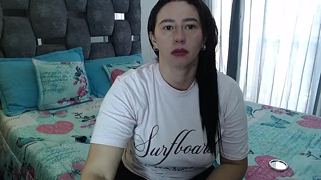 sara hott 1 online show from March 2026 02:33:02 PM