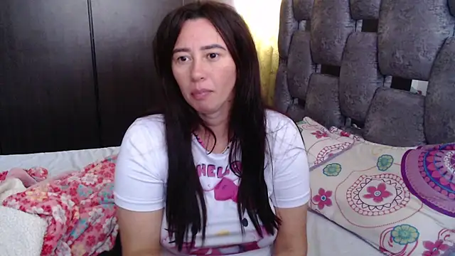 sara hott 1 online show from June 2026 02:27:01 PM