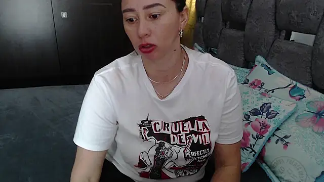 sara hott 1 online show from July 2026 03:26:02 PM