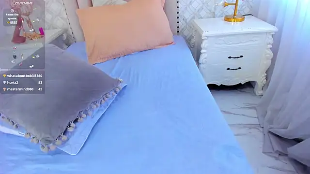 Pia Johnson  online show from January 2025 03:43:01 PM