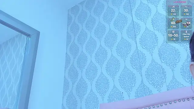 Pia Johnson  online show from September 2025 03:29:01 AM