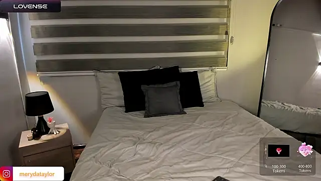 MERIDA TAYLOR online show from February 2026 01:06:02 PM