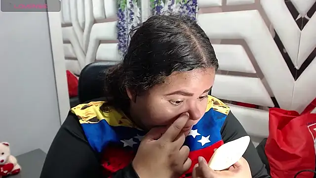 ValenTitis online show from April 2026 08:32:01 PM