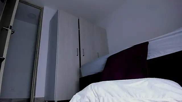 Skarleth69 online show from September 2025 01:42:02 AM