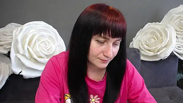 NinaFlawlees online show from September 2025 12:04:02 PM