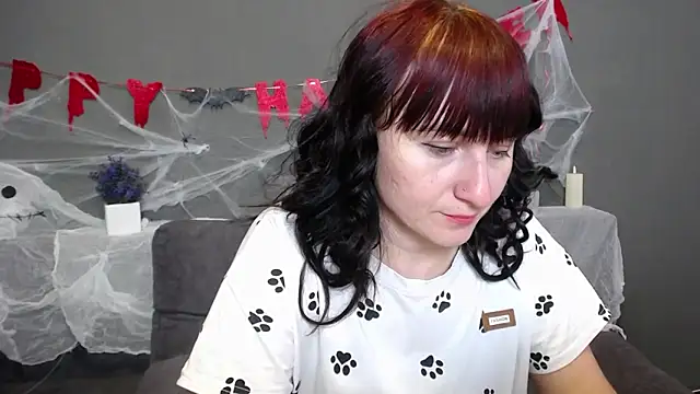 NinaFlawlees online show from October 2025 12:06:01 PM