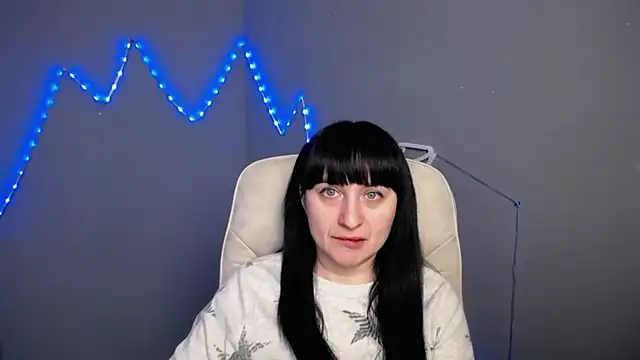 NinaFlawlees online show from April 2026 06:05:02 AM