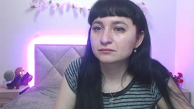 Snapshot of NinaFlawlees chatting on May 2026 12:23:02 PM NinaFlawlees online show from May 2026 12:23:02 PM