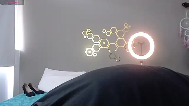 adriscute online show from January 2025 07:56:02 PM