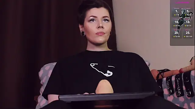 Luna Blake online show from February 2025 04:07:01 PM