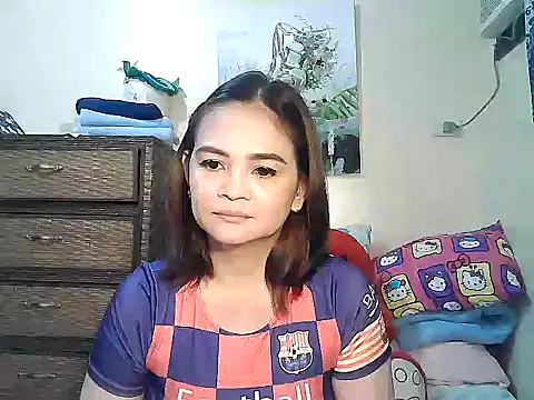 Snapshot of Kisses-13 chatting on May 2026 12:22:02 PM Kisses-13 online show from May 2026 12:22:02 PM