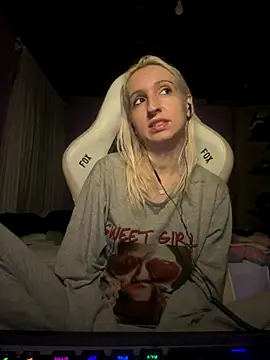 bunnydark00 online show from October 2025 12:34:01 AM