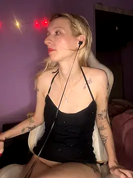 bunnydark00 online show from December 2025 07:53:02 PM