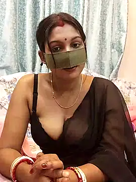 Queen Dolly online show from March 2025 06:04:02 PM