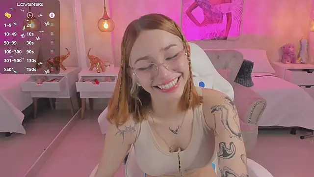 Snapshot of LITTLE-VIVI chatting on March 2025 10:11:01 AM LITTLE-VIVI online show from March 2025 10:11:01 AM