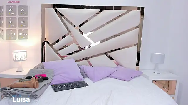 Naughty  Mom online show from January 2025 01:13:01 PM