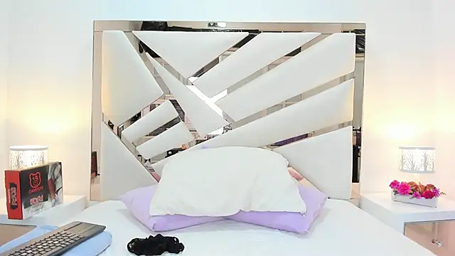 Naughty  Mom online show from March 2025 10:33:01 AM