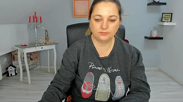 LollaGirl online show from March 2025 04:14:01 AM