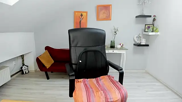 LollaGirl online show from September 2025 03:17:01 AM