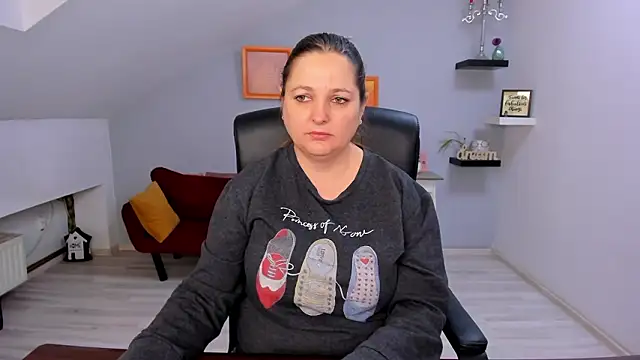 LollaGirl online show from February 2026 04:12:02 AM